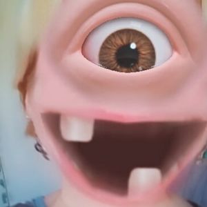 Meet your Posher, Tee